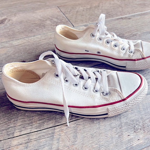 Converse All-Stars size 7 - Picture 2 of 6